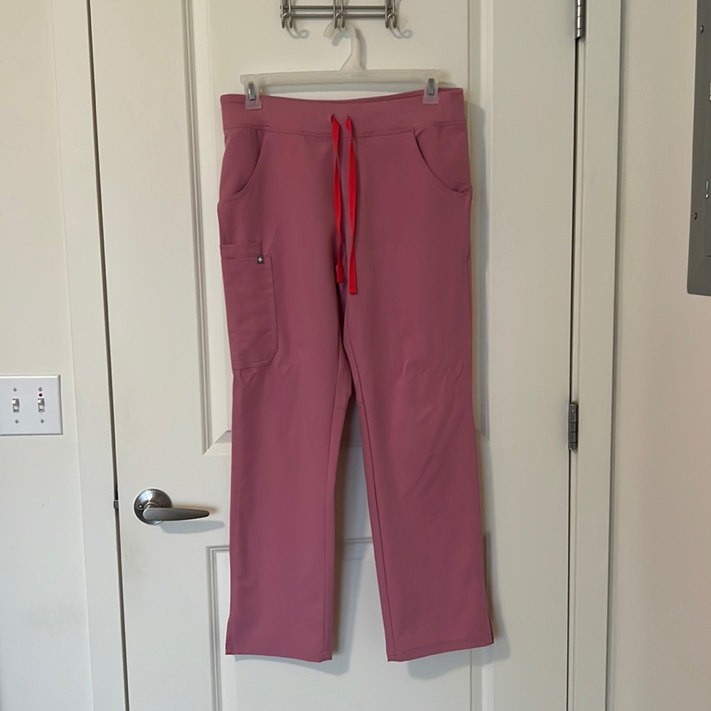 FIGS Kade Scrub Pants in Chalk Pink